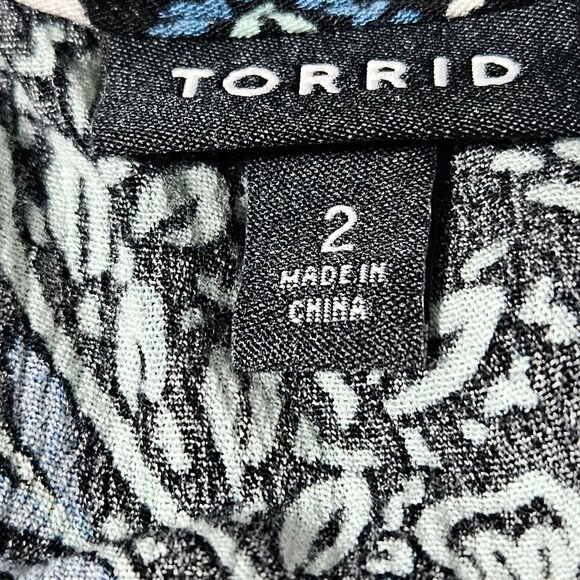 Torrid Floral Print Boho Tunic Top Womens Size 2X Black Blue Crochet Trim - Picture 4 of 4